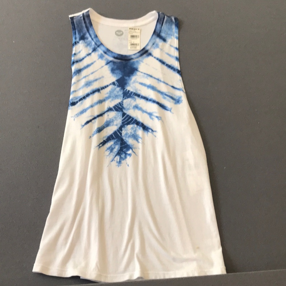 tillys tanks top never worn!